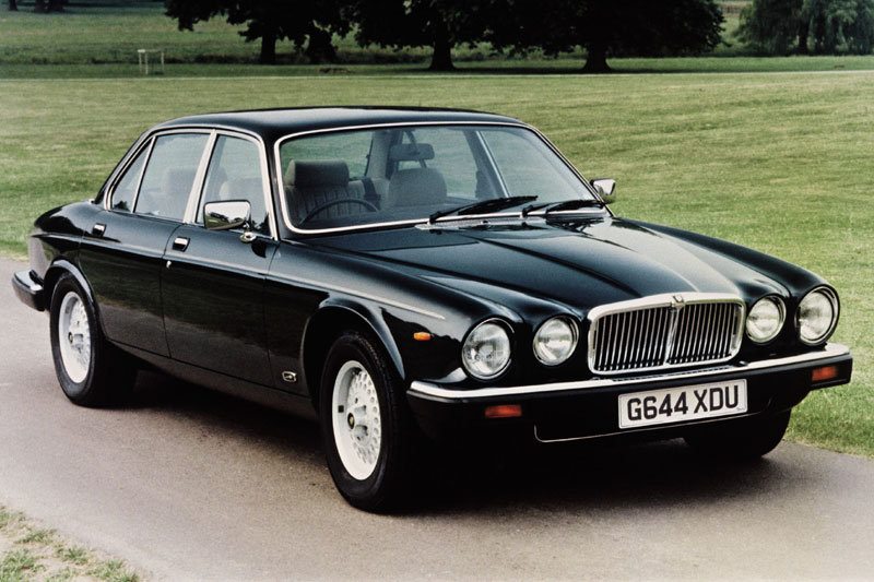 Технически характеристики на Jaguar V12  и разход на гориво