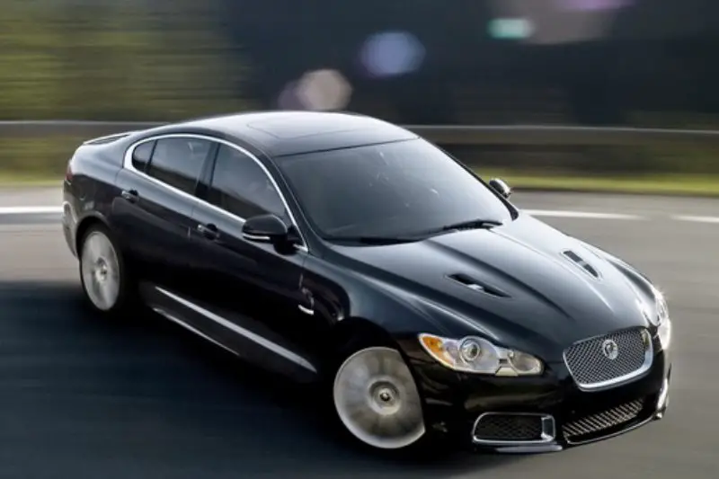 Todos los datos de los coches Jaguar XFR 