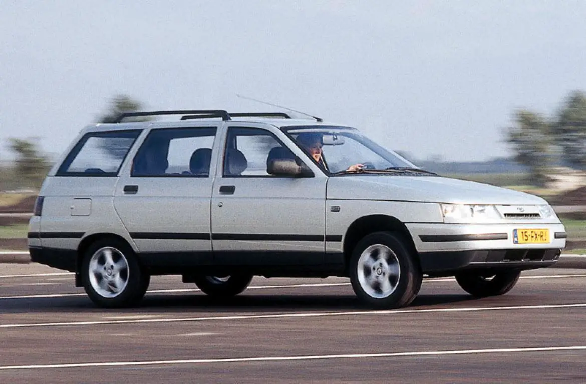 Автомобиль 11. Lada 111. Экспортная ВАЗ 2111. ВАЗ 2111 экспорт. Лада 111 2005-.