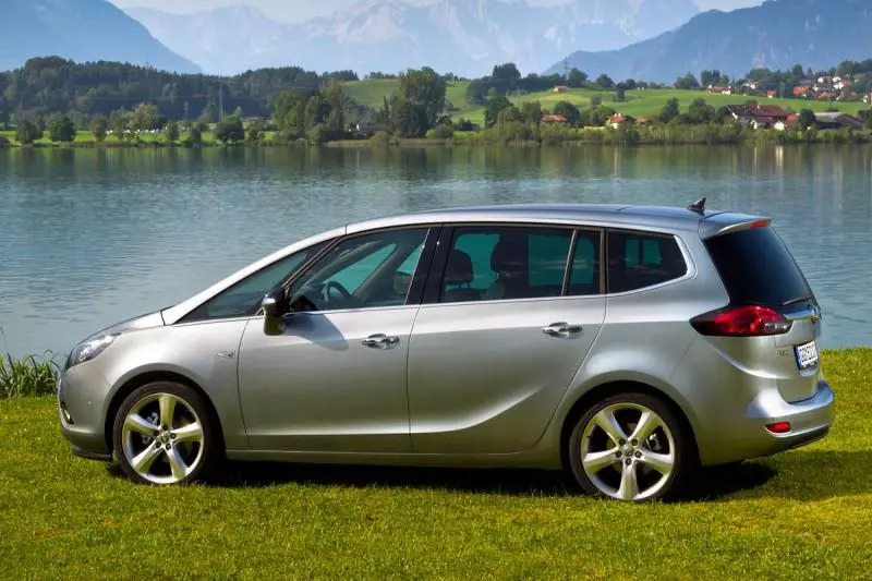 Магнитола opel zafira c