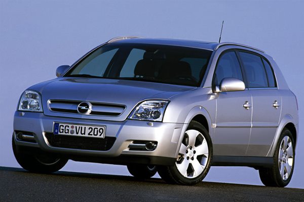 Todos los datos de los coches Opel Signum 