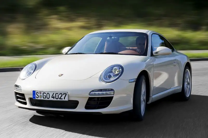 Технические характеристики и расход топлива Porsche 911 Carrera 