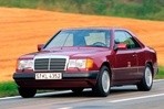 caractéristiques automobiles et la consommation de carburant pour Mercedes C124