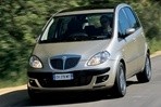 Especificaciones de coches y el consumo de combustible para Lancia Musa